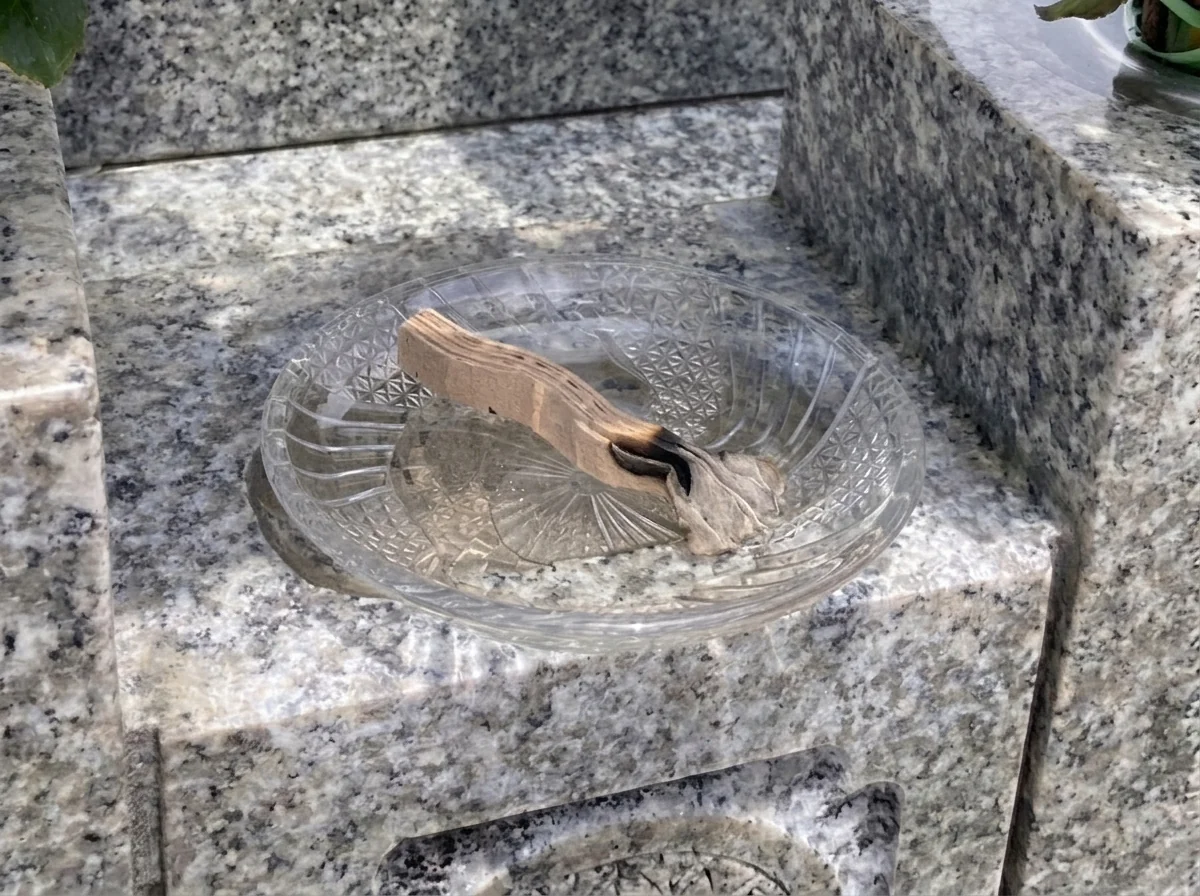 お手紙線香の煙が故人様へ届く様子